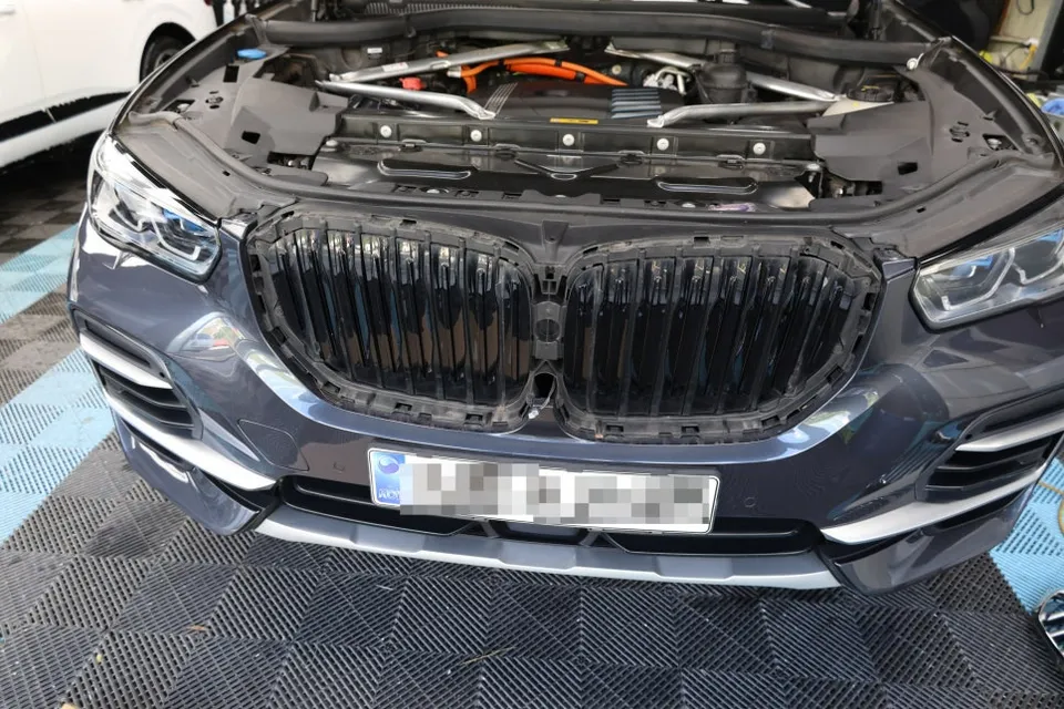 BMW X5のPPF施工事例|クローム部分のカスタム 施工写真 2-3