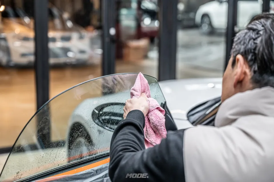 BMW Z4のカーフィルム施工事例 施工写真 6