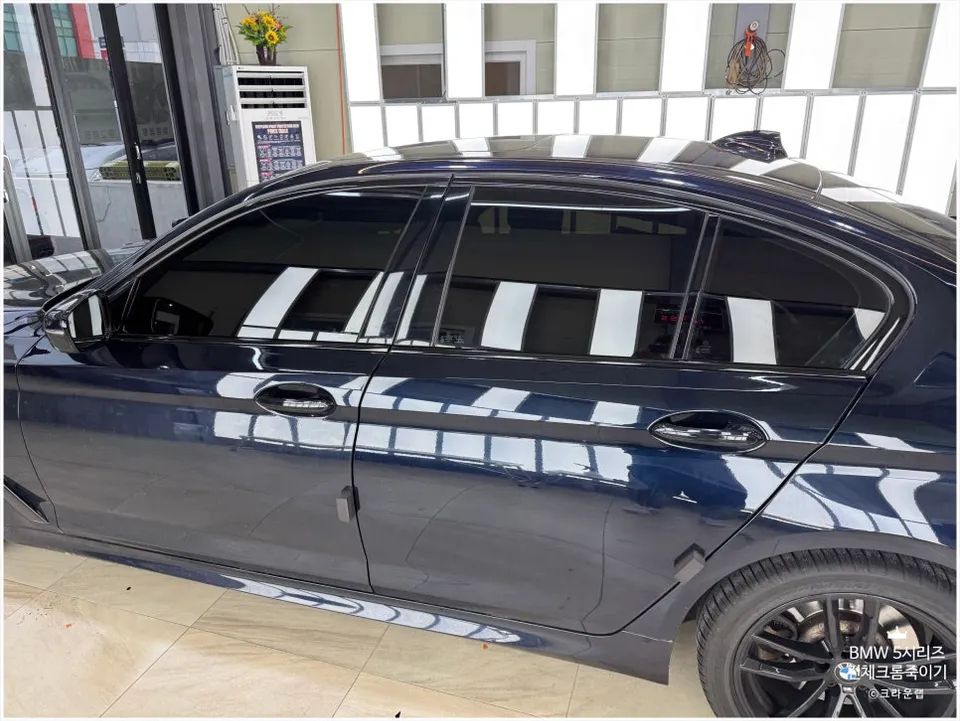 BMW 5 SeriesのPPF施工事例｜クローム部分のカスタム 施工写真 3-3