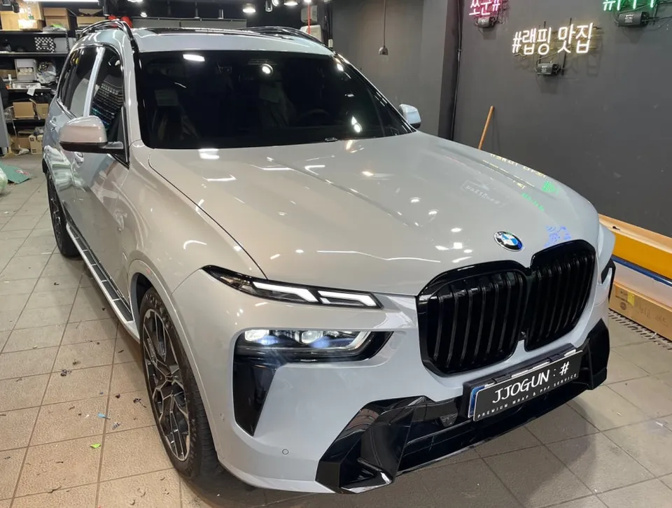 BMW X7 PPF施工事例:費用目安と仕上がり 施工写真 1-2