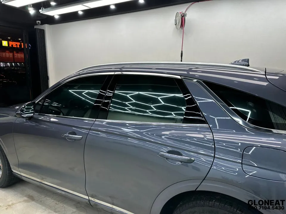 Genesis GV70のカーフィルム施工事例｜費用目安・仕上がり 写真