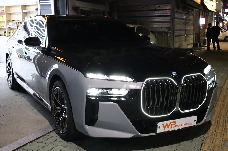 BMW 7 Series G70のツートンラッピング事例 施工写真 3-1
