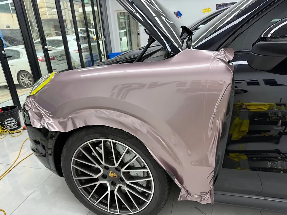 Porsche Cayenneのカーラッピング事例|費用目安・仕上がり 施工写真 2-2