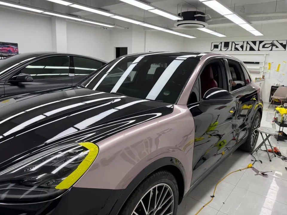 Porsche Cayenneのカーラッピング事例|費用目安・仕上がり 施工写真 2-3