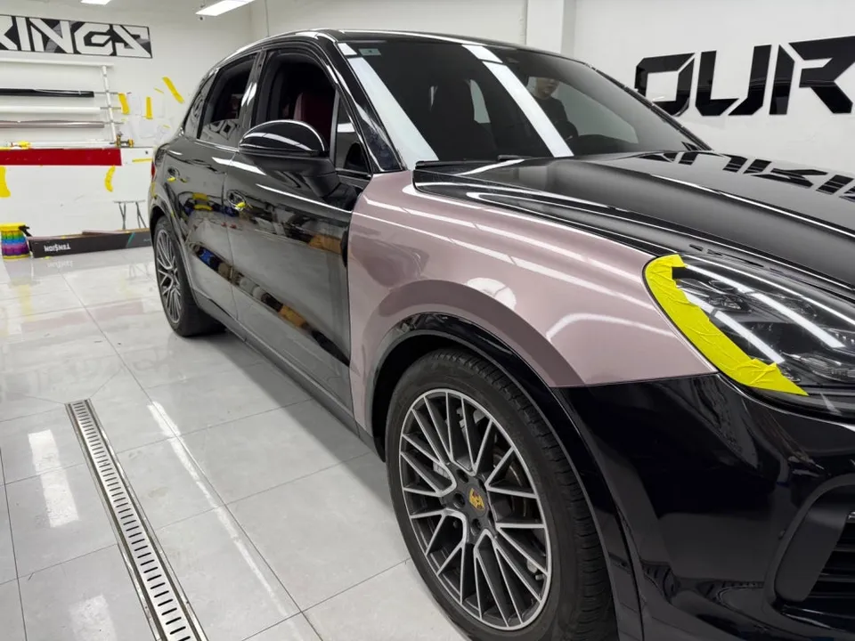 Porsche Cayenneのカーラッピング事例|費用目安・仕上がり 施工写真 3-3