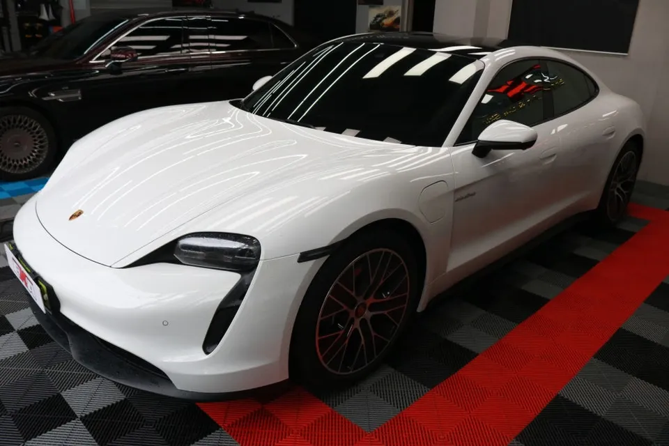 Porsche Taycan vinyl wrap - Porsche Taycan Vinyl Wrap Review: Cool Gray Transformation photo 2