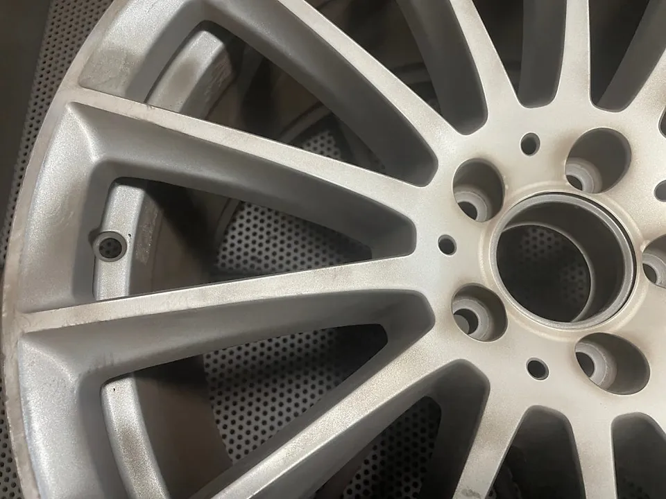 Mercedes-Benz S-Classのホイールリペア・塗装事例 施工写真 1-3