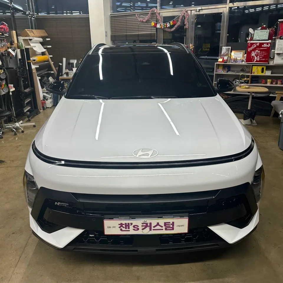 Hyundai Konaのカーラッピング事例｜費用目安・仕上がり 施工写真 2-3