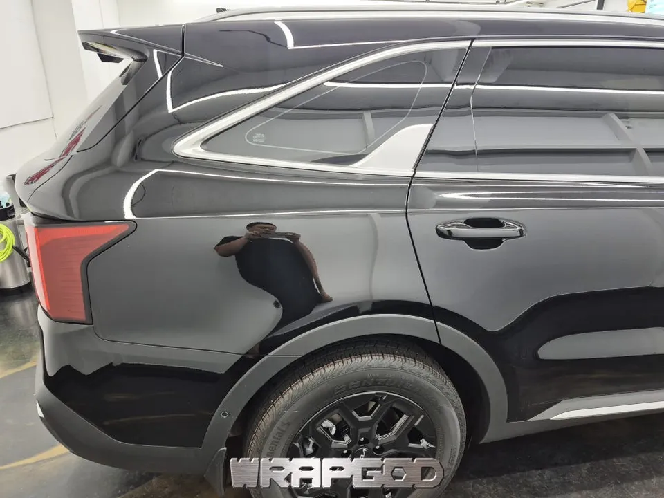 Kia Sorento MQ4のカーラッピング事例｜費用目安・仕上がり 施工写真 3-2