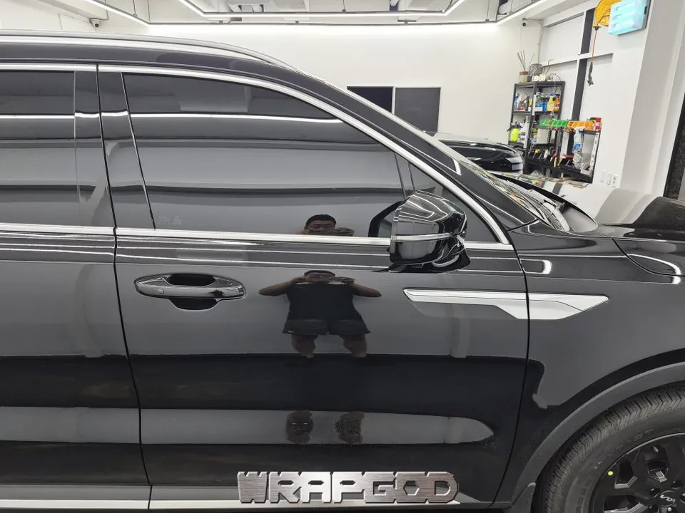 Kia Sorento MQ4のカーラッピング事例｜費用目安・仕上がり 施工写真 1-3