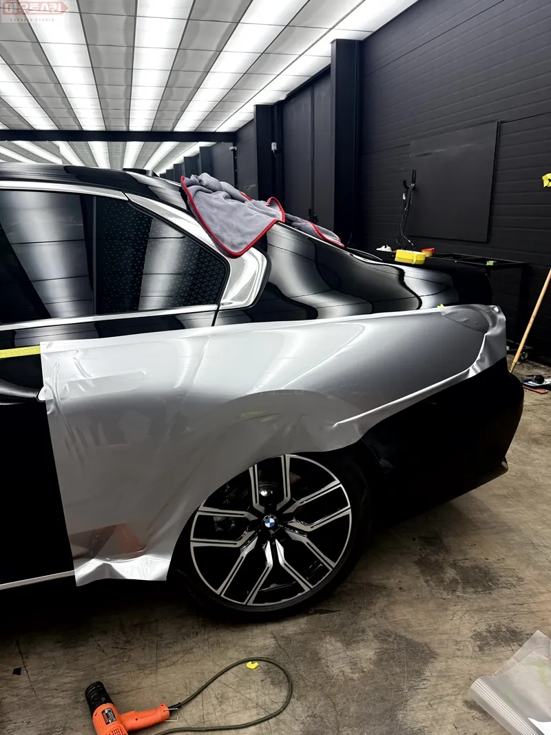 BMW 7 Seriesのカーラッピング事例｜費用目安・仕上がり 施工写真 3-1