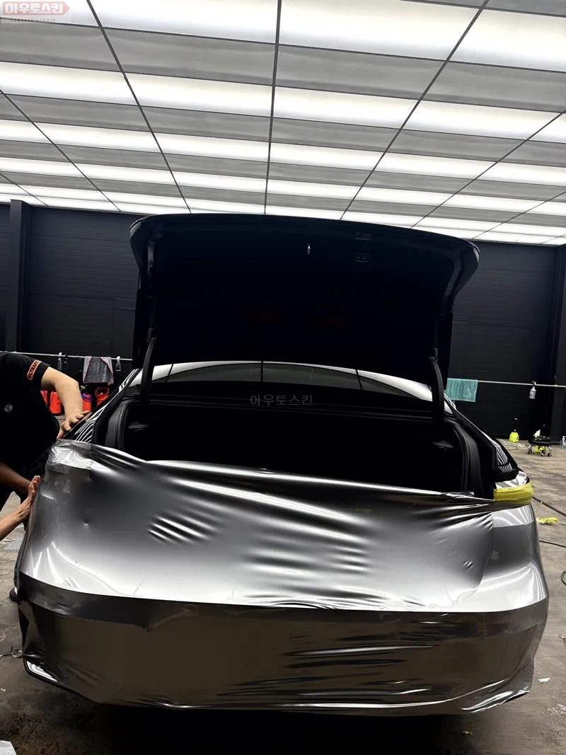 BMW 7 Seriesのカーラッピング事例｜費用目安・仕上がり 施工写真 2-2