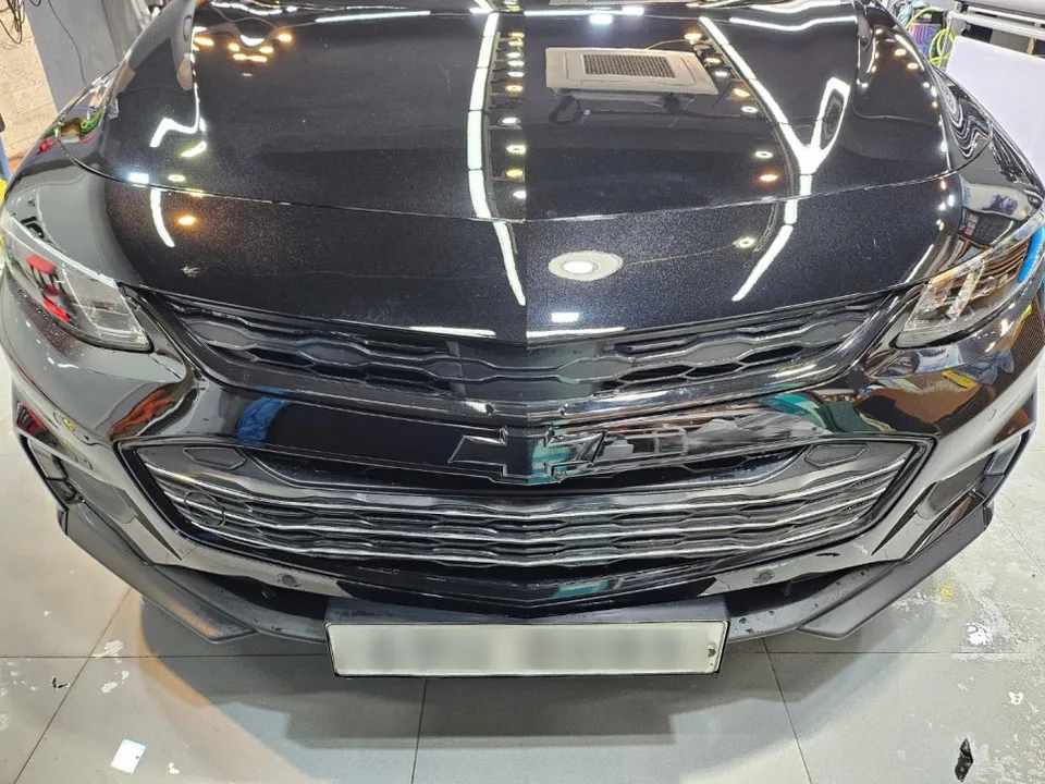 Chevrolet Malibuのカーラッピング事例｜クロームメッキをブラック化 施工写真 1-3