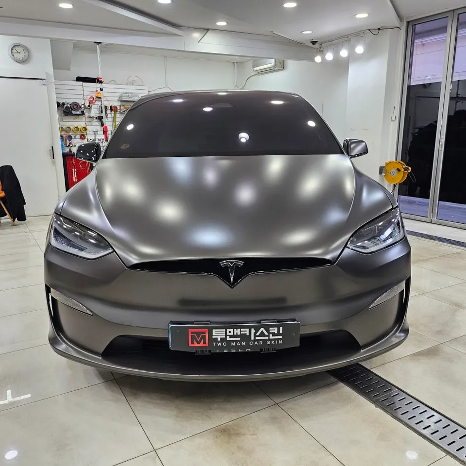 Tesla Model Xのカーラッピング事例｜費用目安・仕上がり 施工写真 3-1