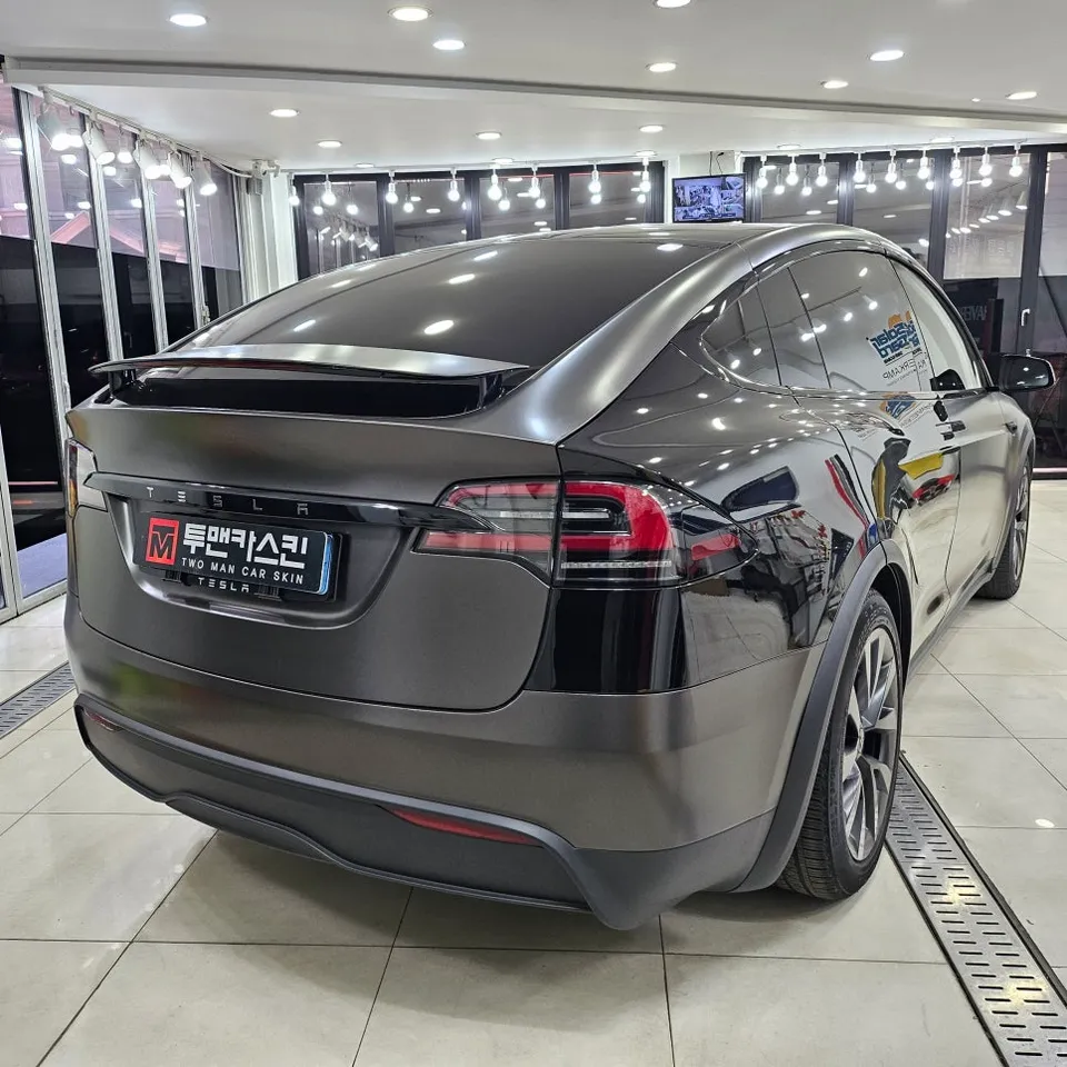 Tesla Model Xのカーラッピング事例｜費用目安・仕上がり 施工写真 1-3