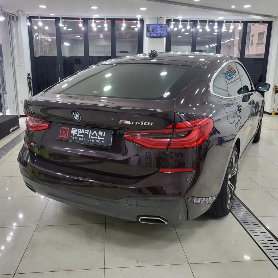BMW 6 Series GTのカーラッピング事例 施工写真 1-2