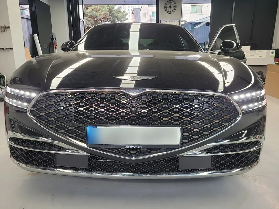 Genesis G90 body kit - Genesis G90 Body Kit Review: Chrome Trim Upgrade Cost photo 4