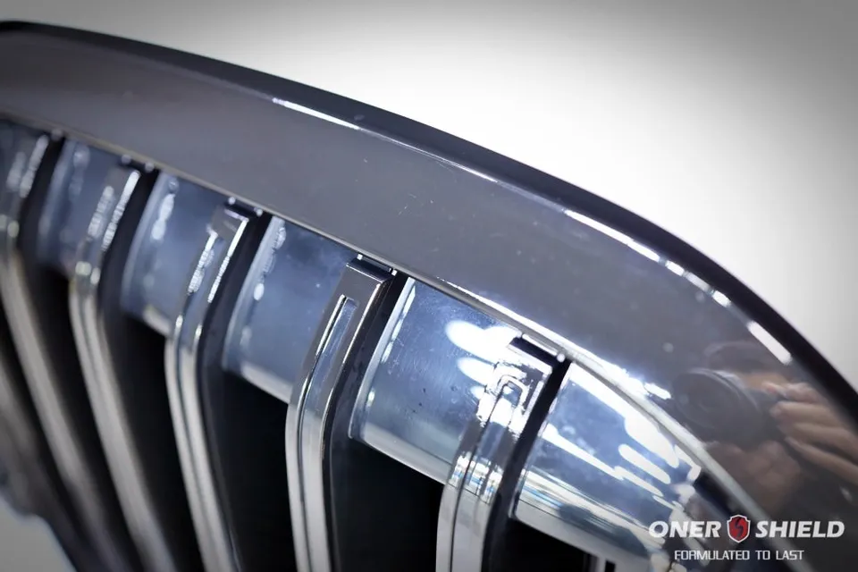 BMW X7のカーラッピング事例|クローム処理 施工写真 2-1