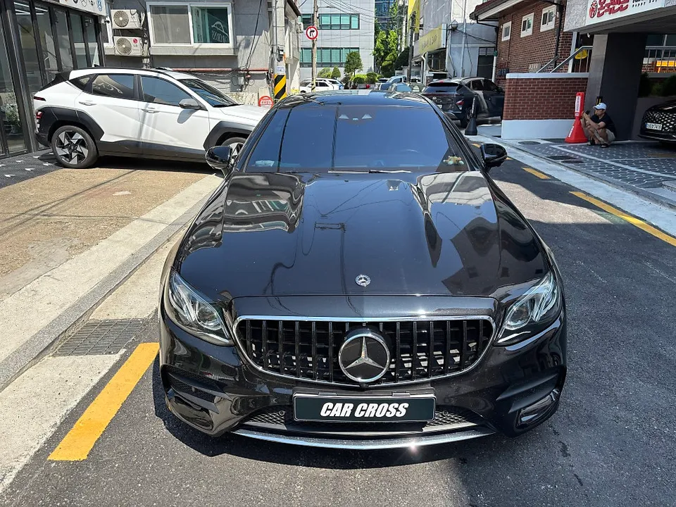 Mercedes-Benz E-Class Coupe vinyl wrap installation result