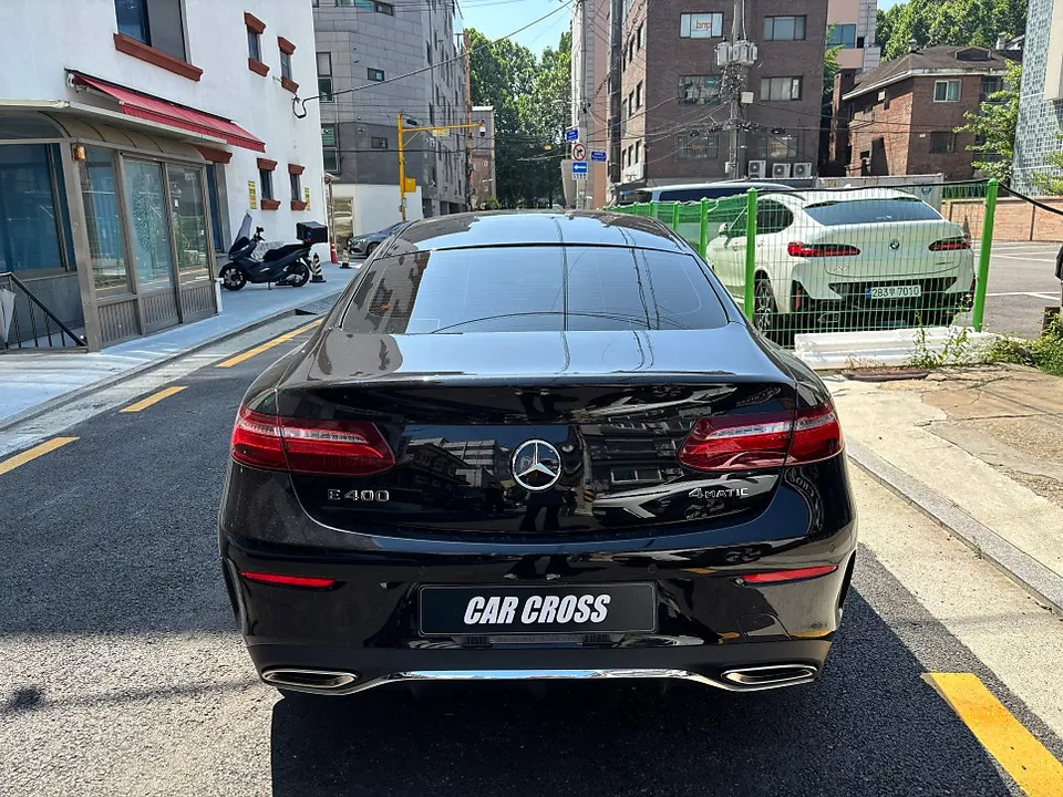 Mercedes-Benz E-Class Coupe vinyl wrap - Mercedes-Benz E-Class Coupe Vinyl Wrap Installation Review — Cost photo 4