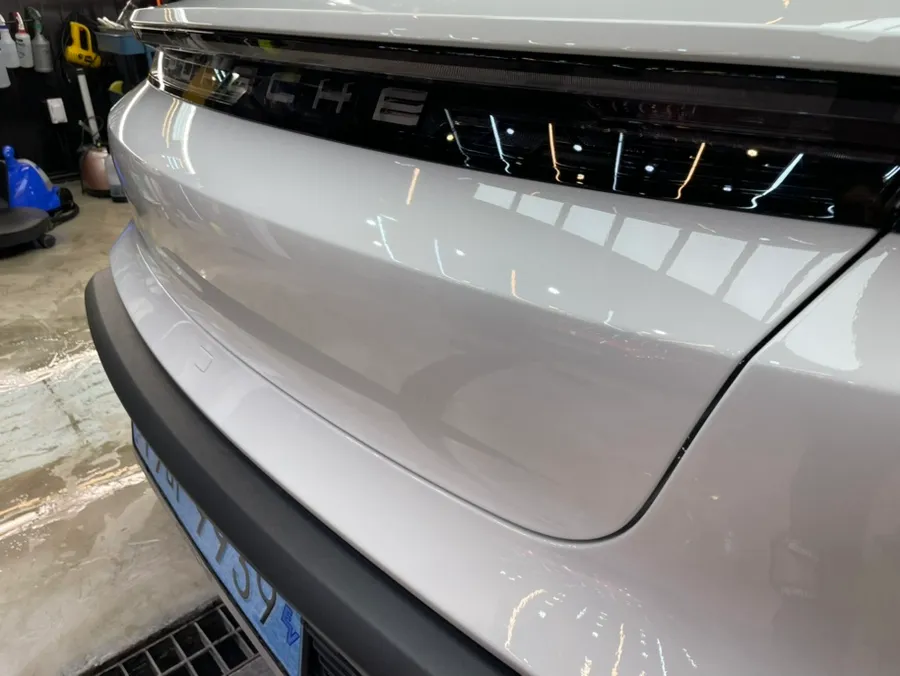 Porsche Taycan PPF施工事例|費用目安と仕上がり 施工写真 2-3