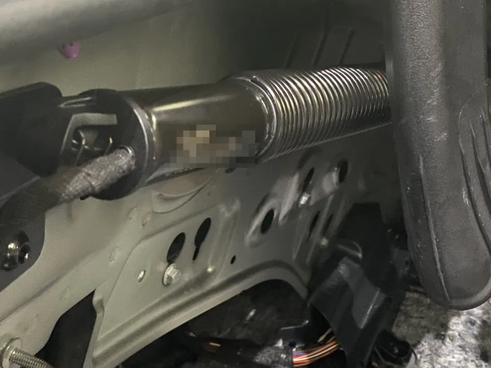 Mercedes-Benz E-Class W213 oem options - Mercedes-Benz E-Class W213 Power Trunk Upgrade Review photo 3