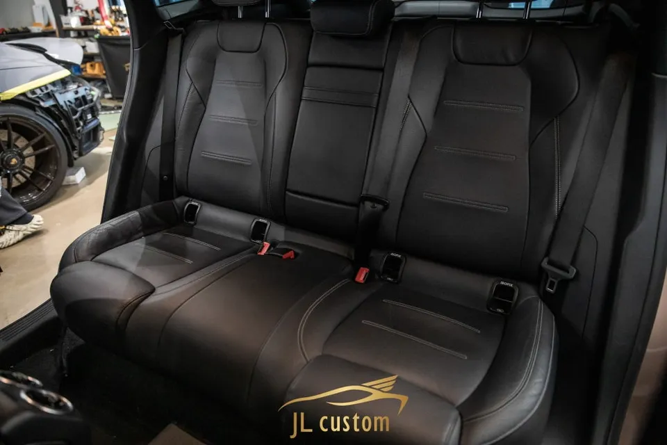 Mercedes-Benz EQA Heated Seats Review — Winter Comfort Upgrade photo 4