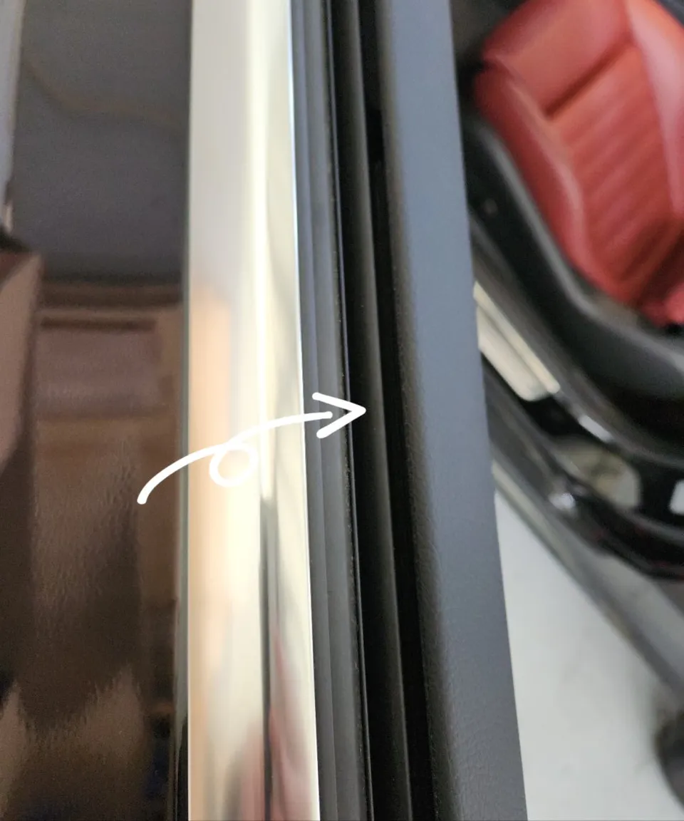 Mercedes-Benz C-Class Ambient Lighting Review — Enhanced Interior photo 4