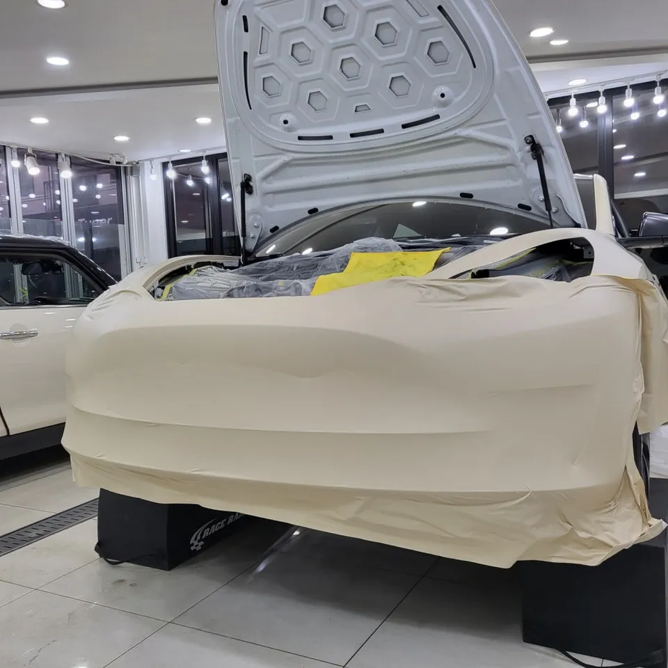 Tesla Model 3 カーラッピング事例:費用目安と仕上がり 施工写真 2-2