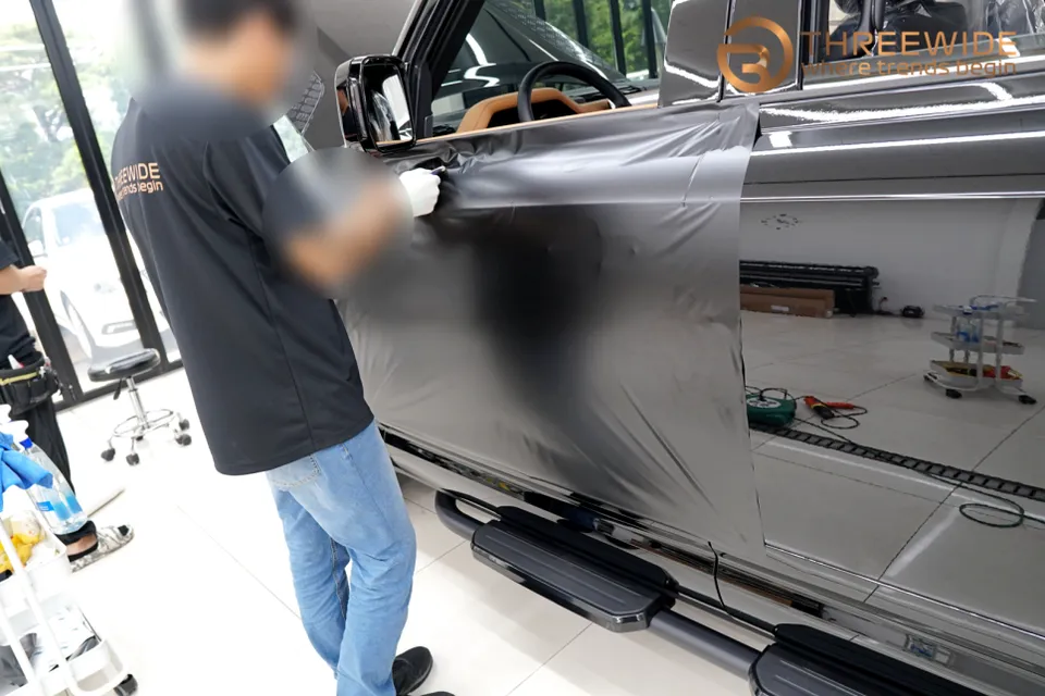 Land Rover DefenderのPPF施工事例 施工写真 4-2