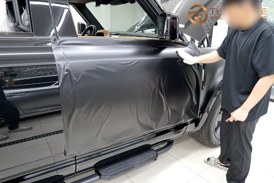 Land Rover DefenderのPPF施工事例 施工写真 1-3