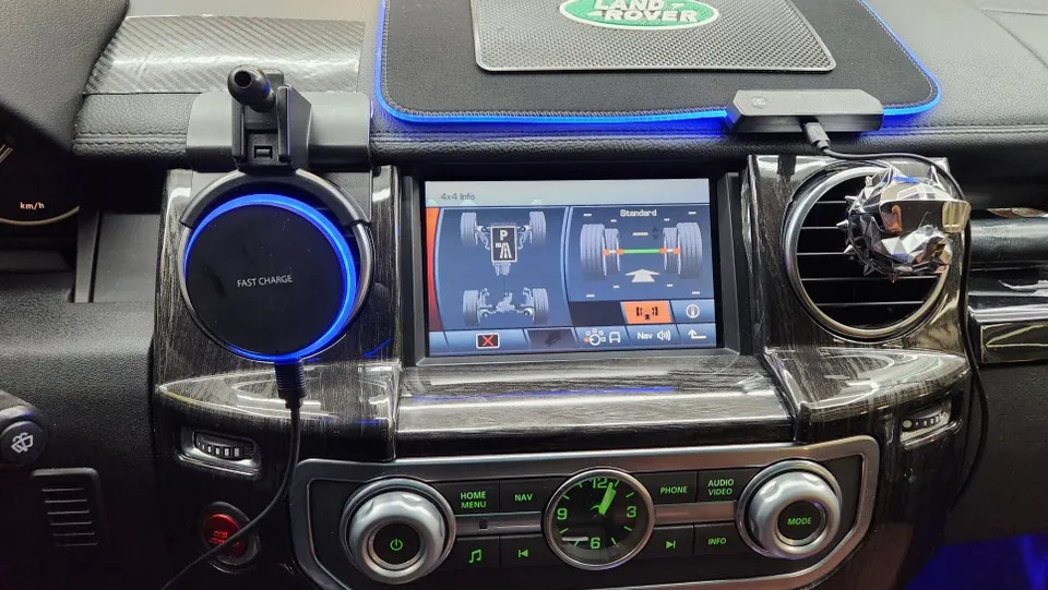 Land Rover Discovery 4 android head unit - Land Rover Discovery 4 CarPlay Retrofit Review — Cost photo 3