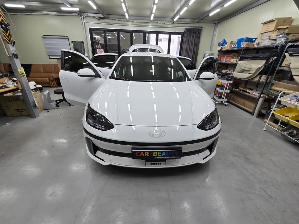 Hyundai IONIQ 6 ambient lighting installation result
