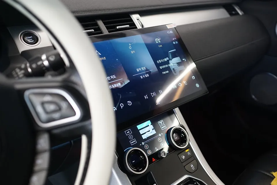 Land Rover Evoque ambient lighting - Land Rover Evoque Ambient Lighting Review — Enhanced Interior photo 4