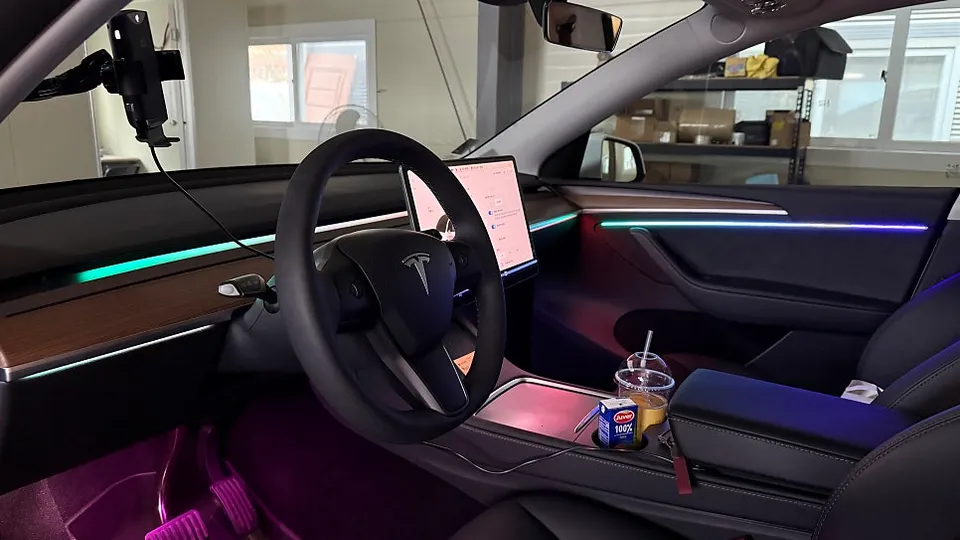 Tesla Model Y ambient lighting - Tesla Model Y Ambient Lighting Review: Glowmotion Upgrade photo 3