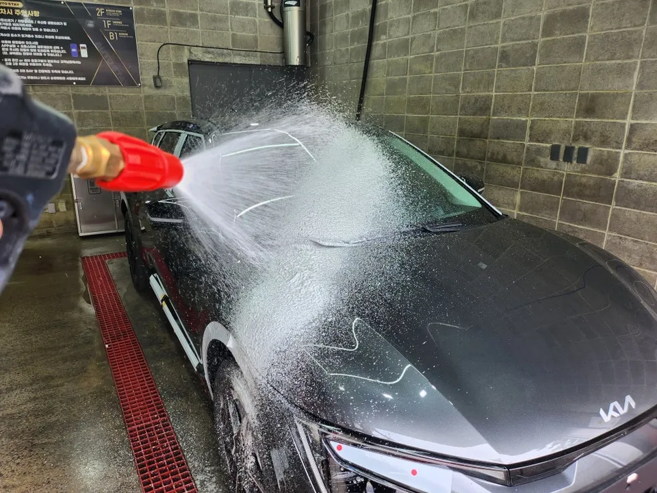 Kia EV6 PPF施工事例｜費用目安と仕上がり 施工写真 1-2