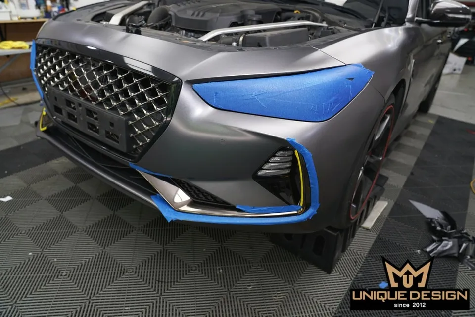 Genesis G70のカーラッピング事例|事故対応と再施工 施工写真 2-2