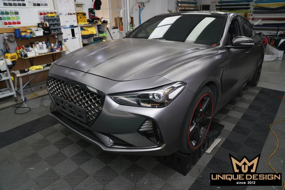 Genesis G70のカーラッピング事例|事故対応と再施工 施工写真 3-2