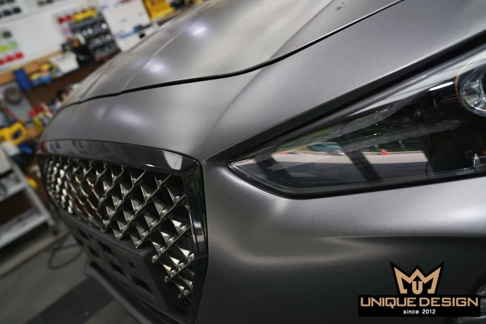 Genesis G70のカーラッピング事例|事故対応と再施工 施工写真 3-3