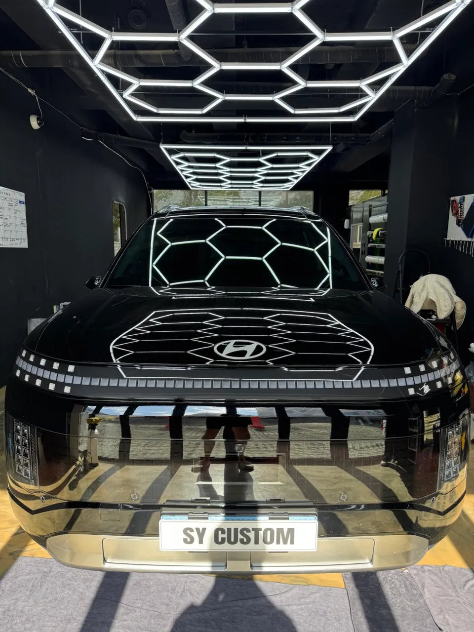 Hyundai IONIQ Vinyl Wrap Review: Black Gloss Finish photo 2