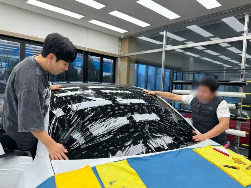 Tesla Model YのPPF施工事例｜費用目安・仕上がり 施工写真 2-3