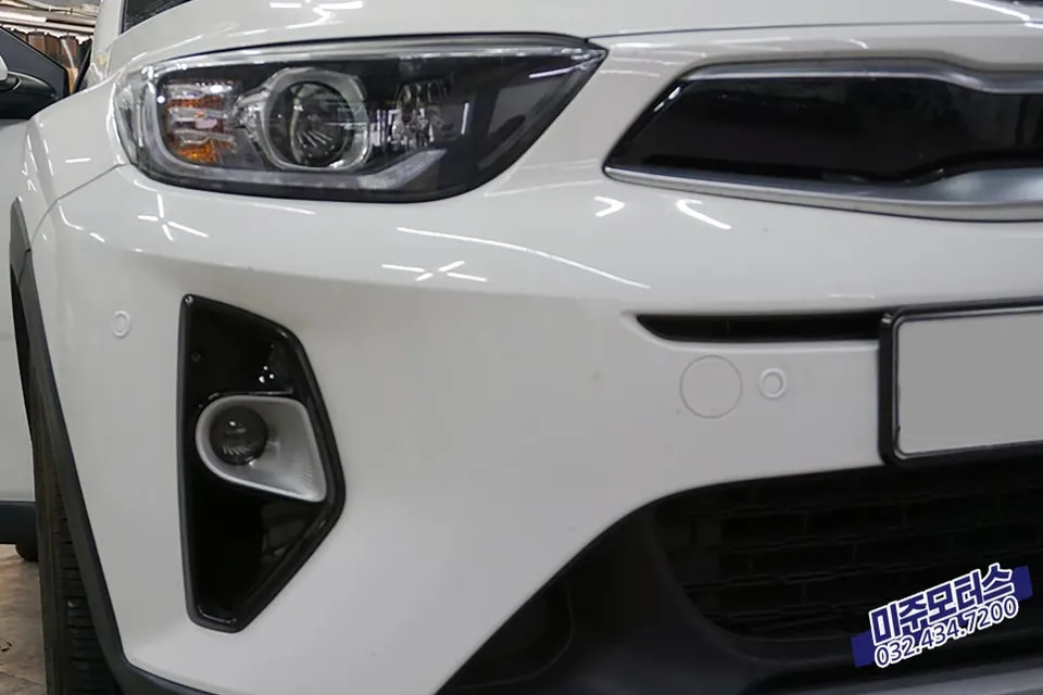 Kia Stonic oem options - Kia Stonic Front Parking Sensors Review — Enhanced Parking Safety photo 5