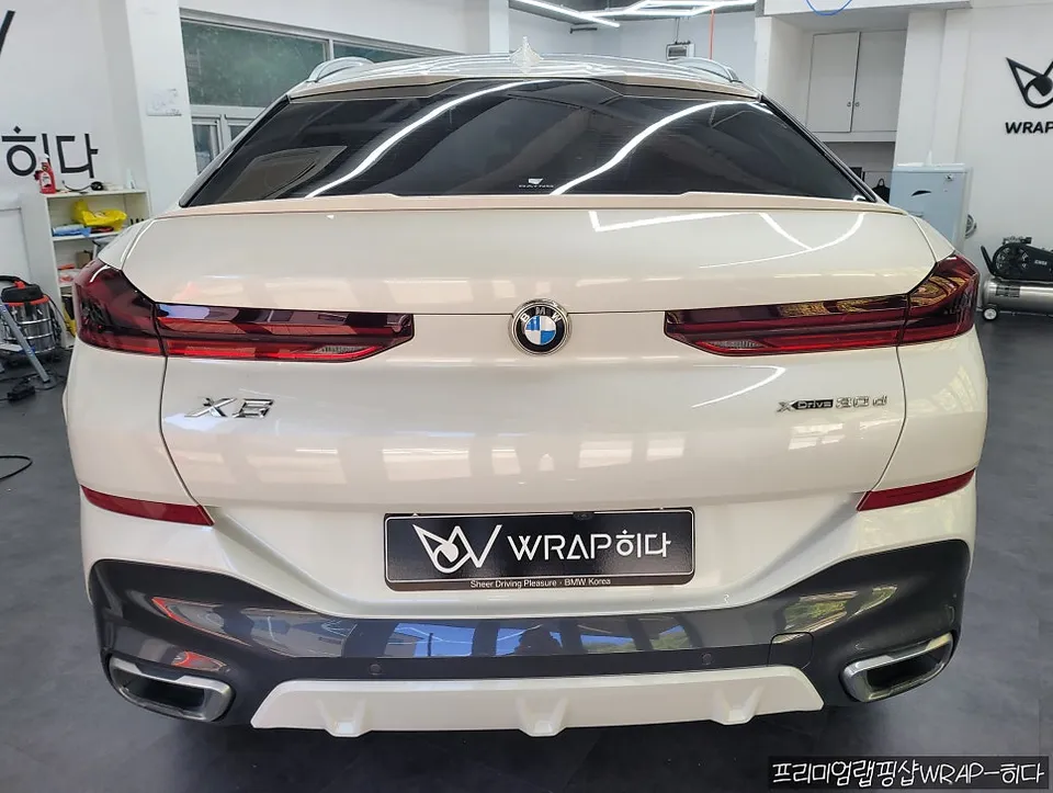 BMW X6のカーラッピング事例｜費用目安・仕上がり 施工写真 3-1