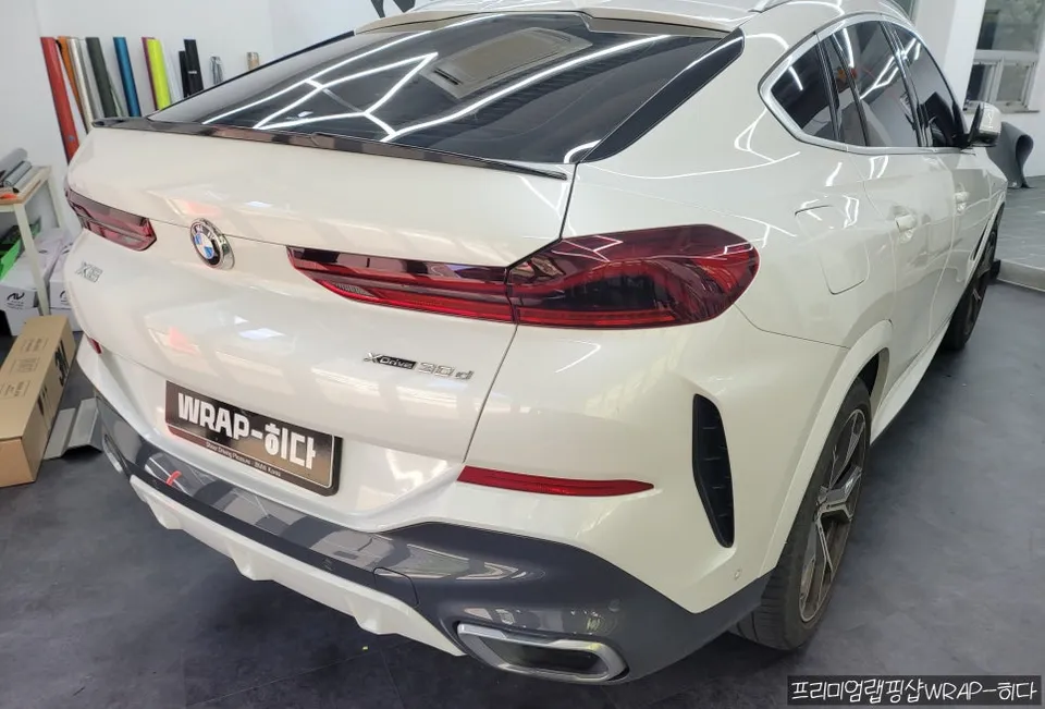 BMW X6のカーラッピング事例｜費用目安・仕上がり 施工写真 2-2