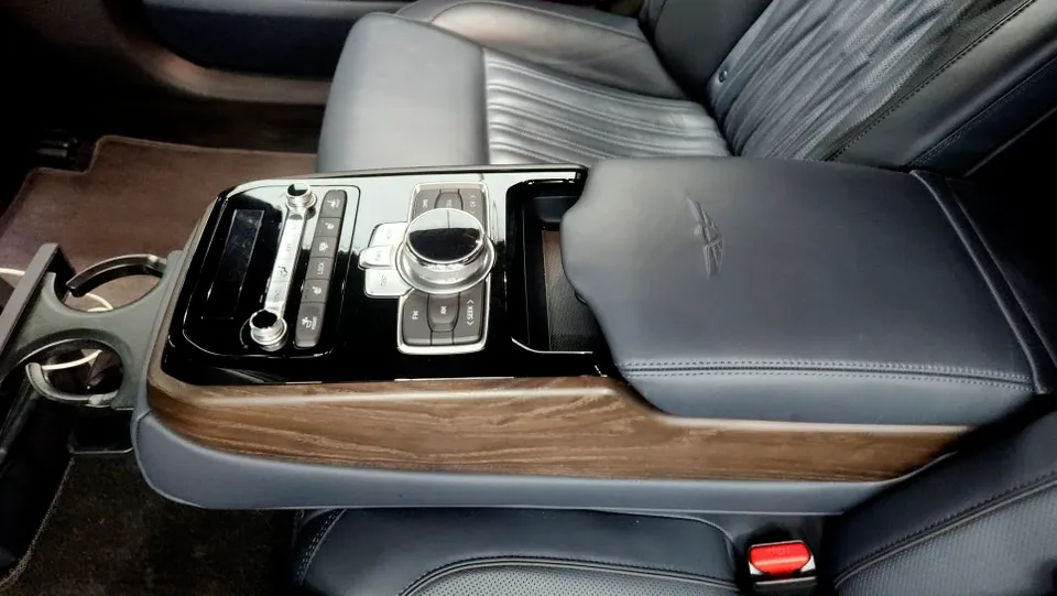 Genesis G90 seat ventilation - Genesis G90 Seat Ventilation & Heating Upgrade Review photo 4