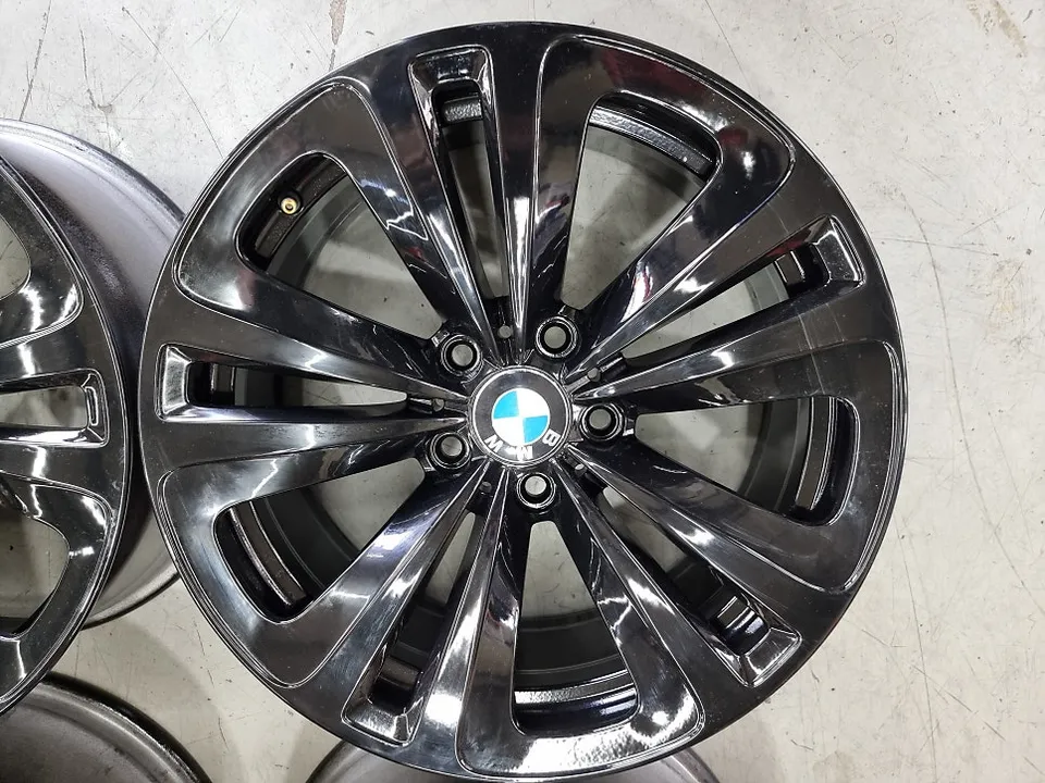 BMW 5 Series GTのホイールリペア・塗装事例 施工写真 3-1