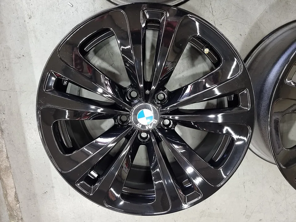 BMW 5 Series GTのホイールリペア・塗装事例 施工写真 4-1