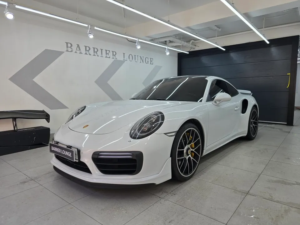 Porsche 911のカーラッピング事例 施工写真 2