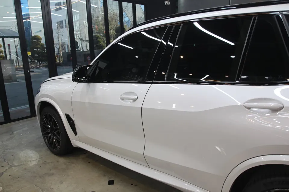 BMW X5のカーラッピング事例｜費用目安・仕上がり 施工写真 2-1