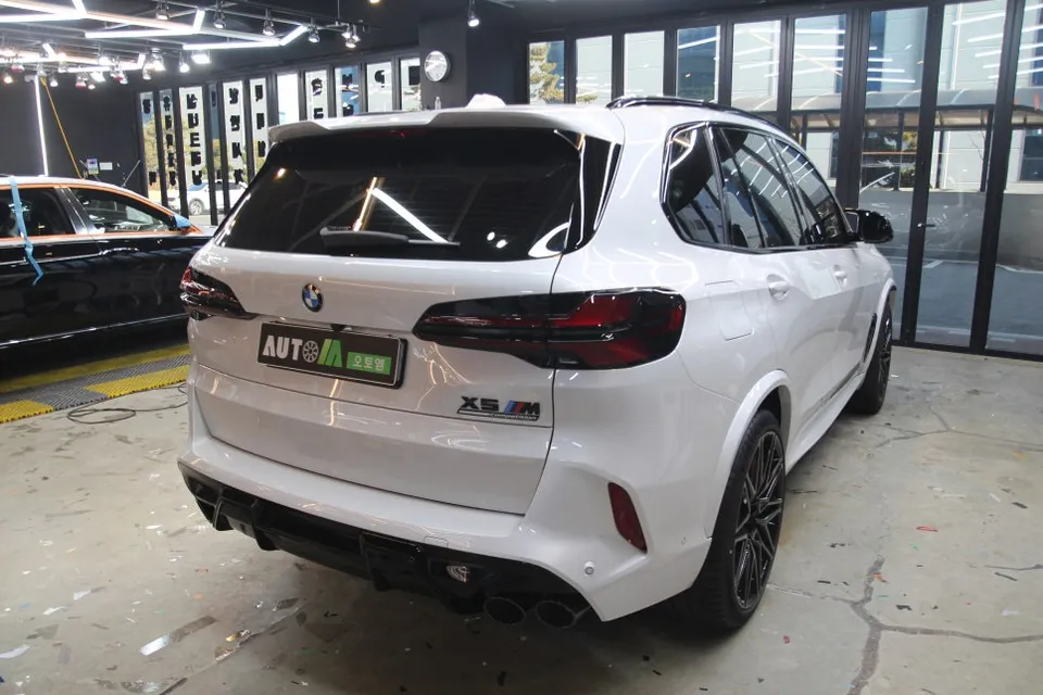BMW X5のカーラッピング事例｜費用目安・仕上がり 施工写真 2-2